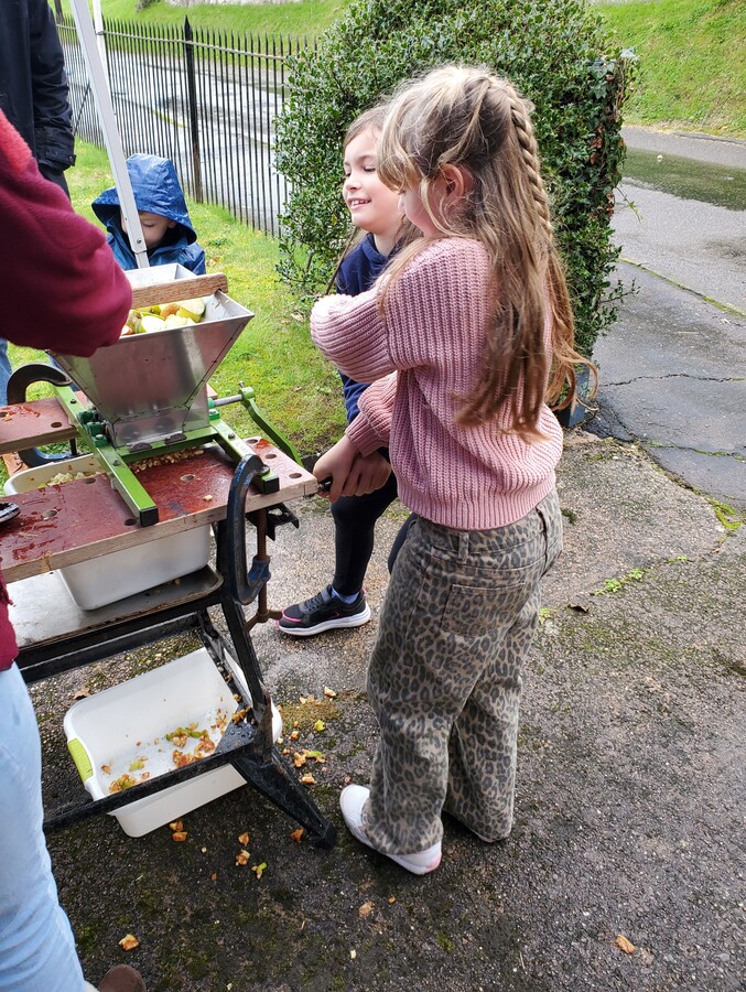 Mashing the apples